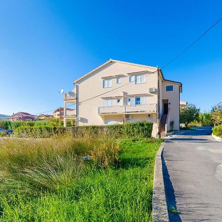 Apartments Marija P Lopar Bagian luar foto
