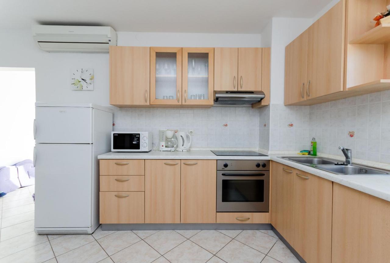 Apartments Marija P Lopar Bagian luar foto