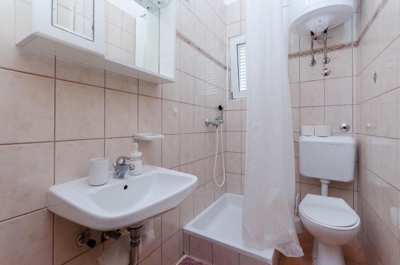 Apartments Marija P Lopar Bagian luar foto