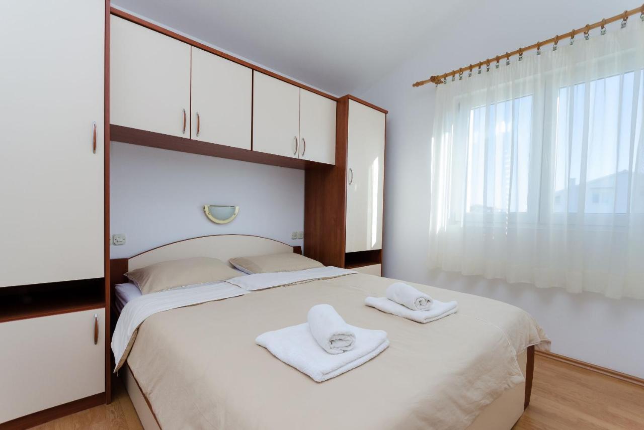 Apartments Marija P Lopar Bagian luar foto