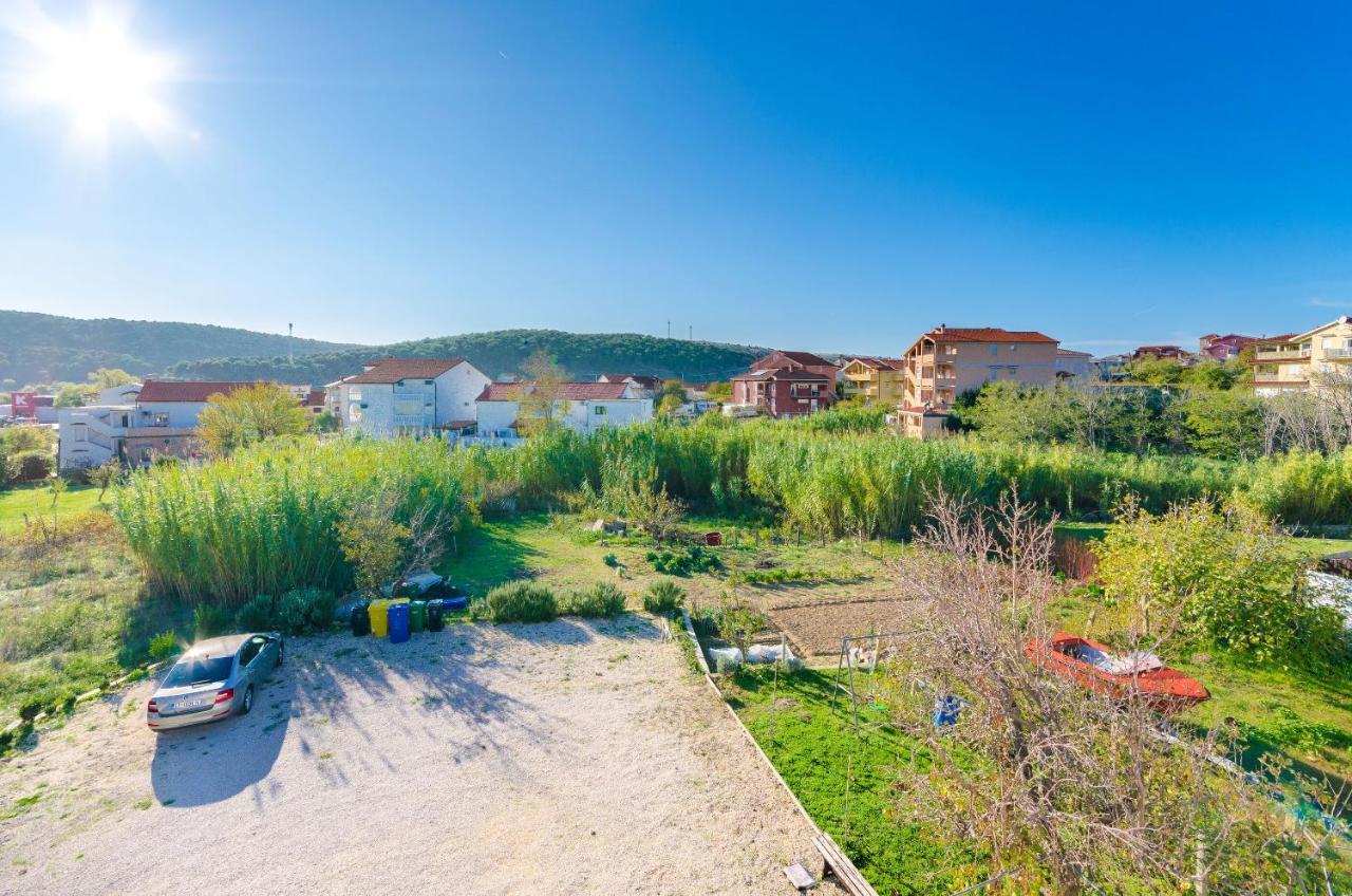 Apartments Marija P Lopar Bagian luar foto