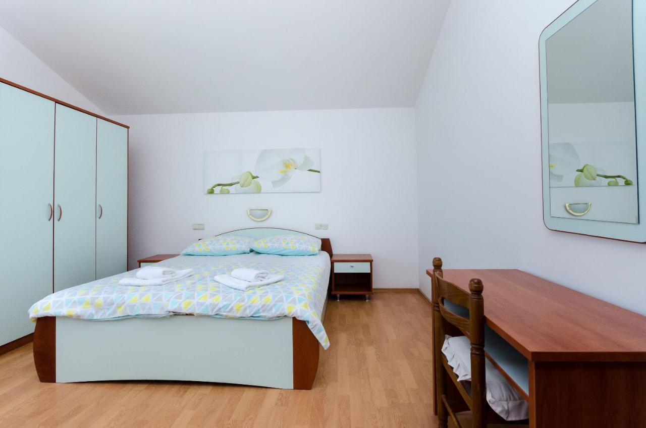 Apartments Marija P Lopar Bagian luar foto
